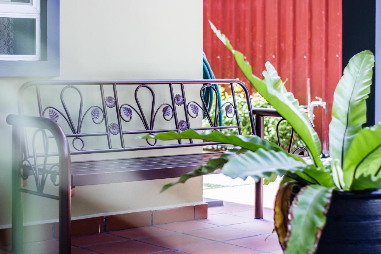 Explore 5Br Gardenhouse Retreats Butterworth Esterno foto