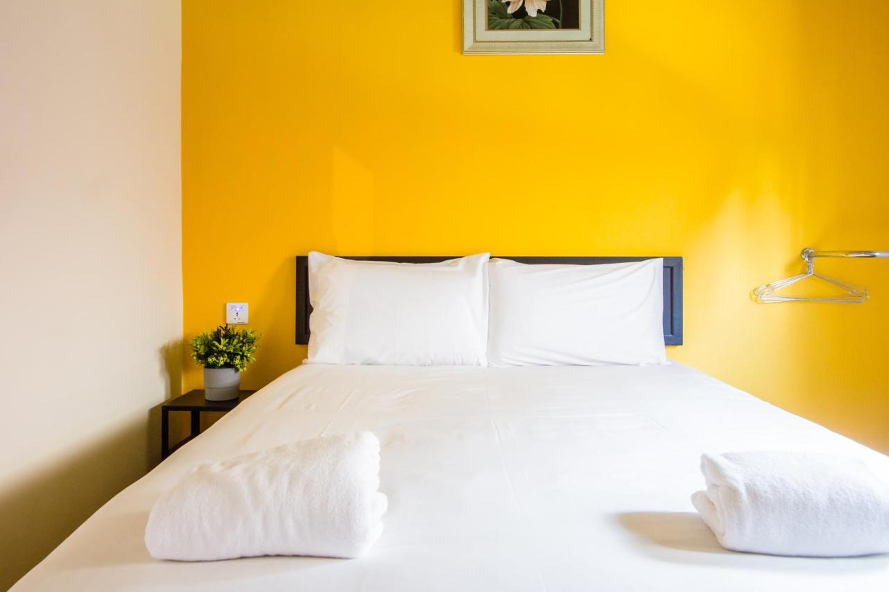 Explore 5Br Gardenhouse Retreats Butterworth Esterno foto