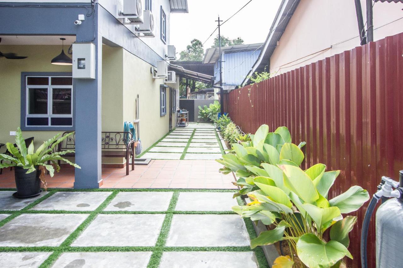 Explore 5Br Gardenhouse Retreats Butterworth Esterno foto